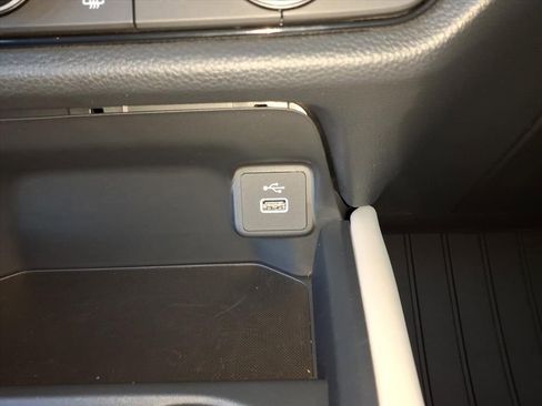 Used 2025 Honda HR-V LX image 12