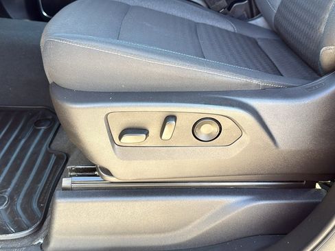 Used 2025 Chevrolet Silverado 1500 LT image 10