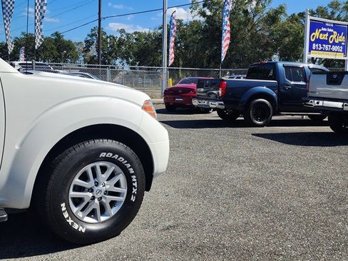 Used 2019 Nissan Frontier SV image 9