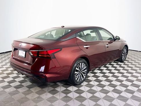 Used 2025 Nissan Altima 2.5 SV FWD image 8