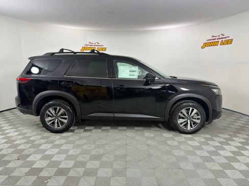 New 2026 Nissan Pathfinder SL image 7