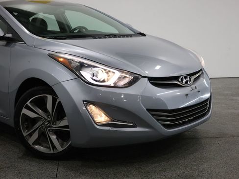 Used 2015 Hyundai Elantra Limited w/ Option Group 05 FWD image 3