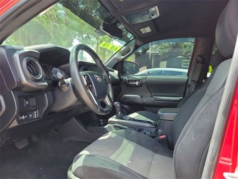 Used 2023 Toyota Tacoma TRD Off-Road image 10