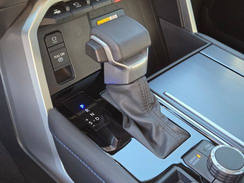 Used 2024 Toyota Sequoia Platinum image 23