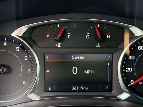Used 2024 Chevrolet Traverse LT AWD/4WD image 25