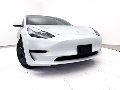 Used 2023 Tesla Model 3 Standard Range RWD image 7