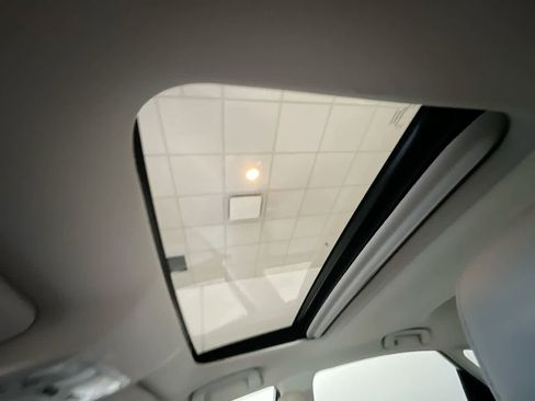 Used 2013 Toyota Avalon XLE Touring image 22