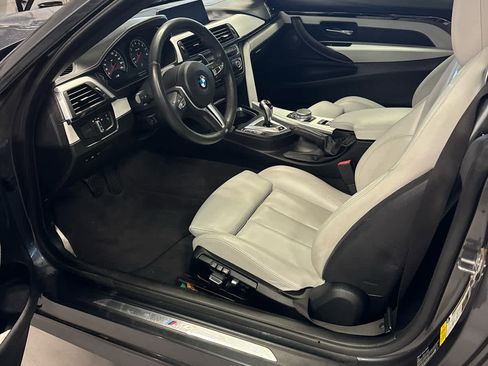 Used 2020 BMW M4 Convertible w/ M Driver's Package image 5