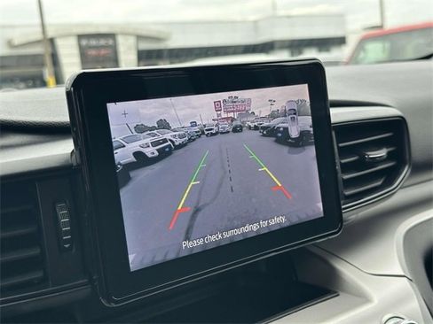 Used 2021 Ford Explorer XLT image 17