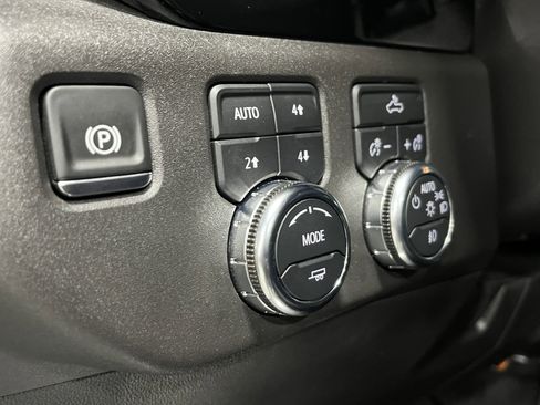 Certified 2024 GMC Sierra 1500 Elevation w/ LPO, Elevation Black Package image 14