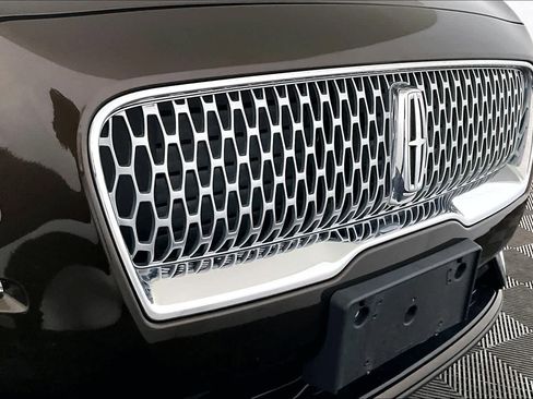 Used 2019 Lincoln Nautilus Reserve image 31