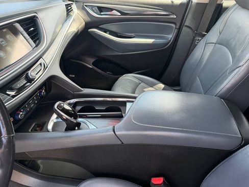 Used 2018 Buick Enclave Premium FWD image 12