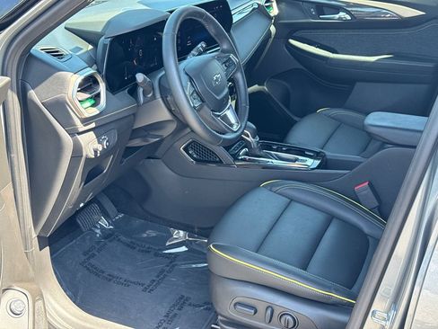 Used 2024 Chevrolet TrailBlazer ACTIV w/ Convenience Package FWD image 11