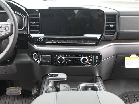 New 2026 GMC Sierra 1500 SLT w/ SLT Premium Plus Package image 25