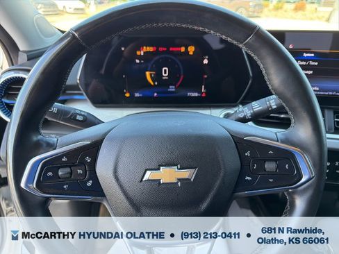 Used 2024 Chevrolet Trax LT w/ Driver Confidence Package FWD image 6