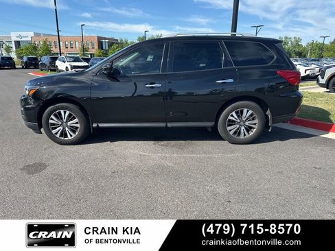 Used 2017 Nissan Pathfinder SL AWD/4WD image 4