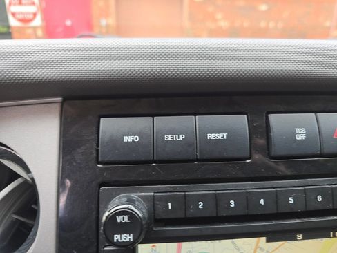 Used 2013 Ford Expedition Limited RWD image 20