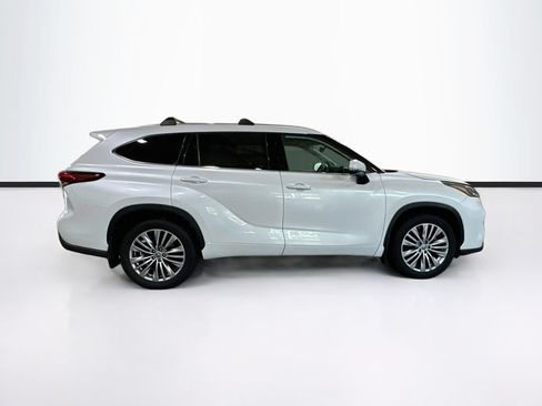 Used 2023 Toyota Highlander Platinum AWD/4WD image 4
