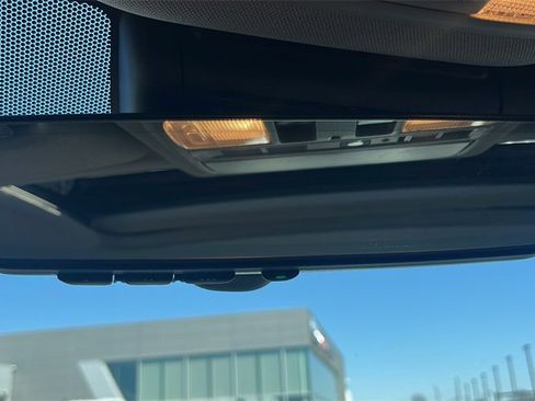 Used 2018 Honda Accord Touring image 18