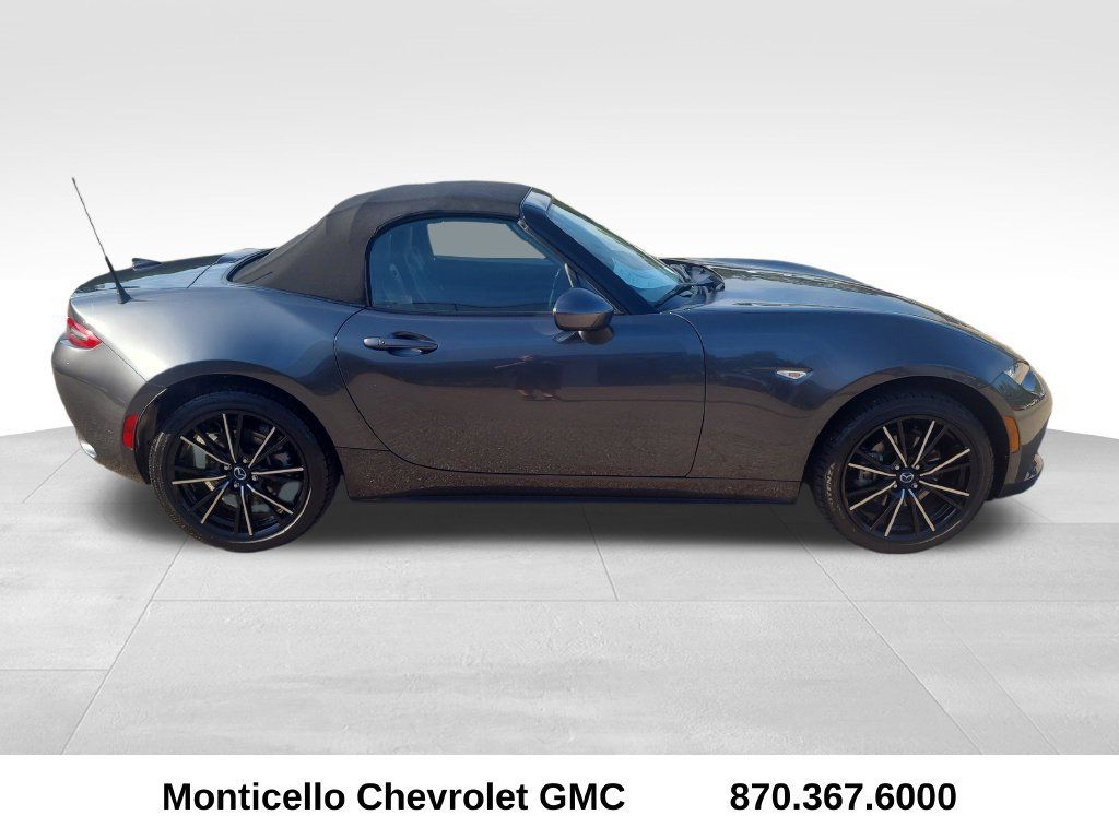 Used 2024 MAZDA MX-5 Miata Grand Touring RWD image 9