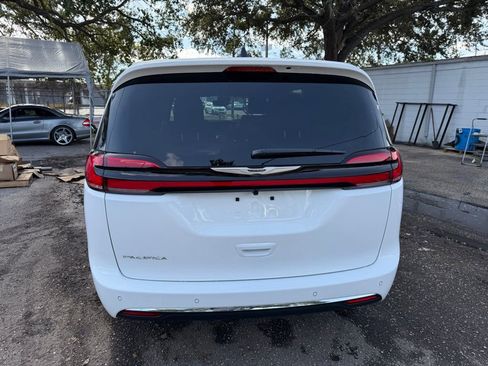 New 2026 Chrysler Pacifica Select FWD image 5