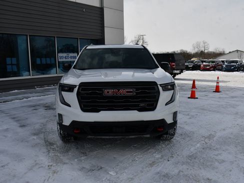 Used 2024 GMC Acadia AT4 w/ Luxury Package image 10