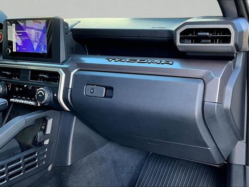 Certified 2025 Toyota Tacoma TRD Off-Road image 24