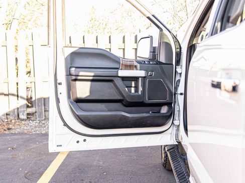 Used 2017 Ford F150 Lariat w/ Equipment Group 502A Luxury image 30