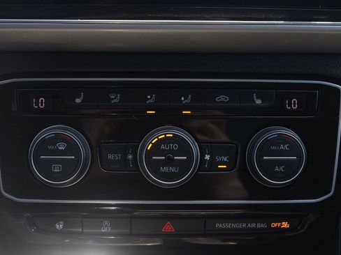 Used 2019 Volkswagen Atlas SEL R-Line AWD/4WD image 22