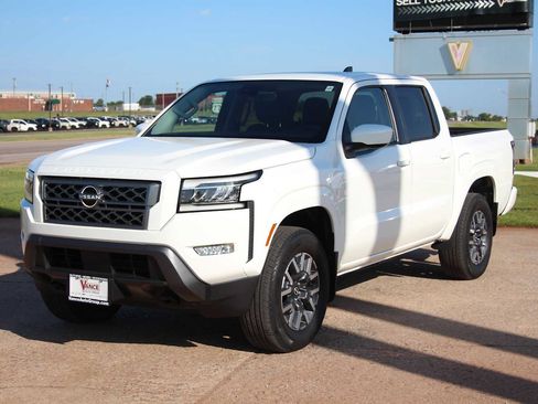 Used 2023 Nissan Frontier SV w/ SV Premium Package AWD/4WD image 5