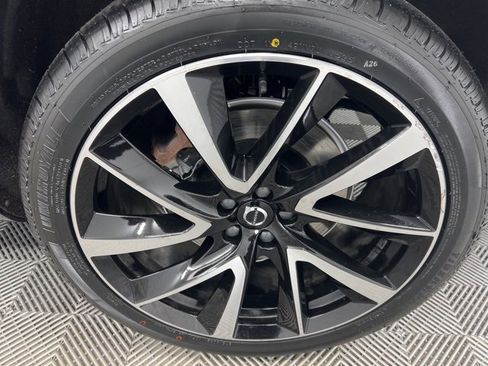 Used 2023 Volvo XC90 B6 Plus w/ Protection Package image 10