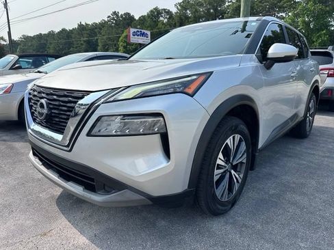 Used 2023 Nissan Rogue SV FWD image 3