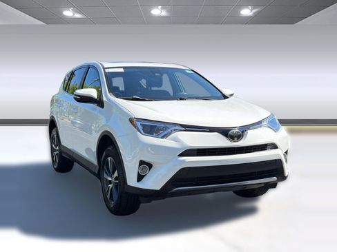 Used 2018 Toyota RAV4 XLE FWD image 7