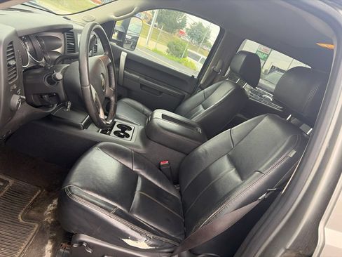 Used 2013 Chevrolet Silverado 2500 LT w/ Custom Sport Truck Package AWD/4WD image 9