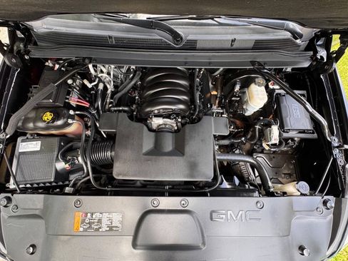 Used 2019 GMC Yukon Denali w/ Denali Ultimate Package AWD/4WD image 28