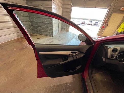 Used 2009 Pontiac Vibe w/ Preferred Package image 22