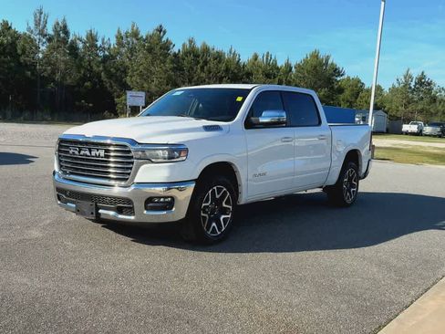 Used 2025 RAM 1500 Laramie AWD/4WD image 4