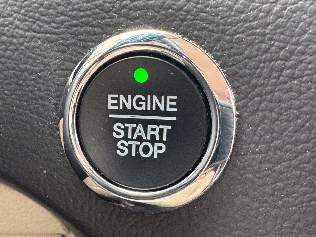 Used 2020 Ford Edge Titanium FWD image 15