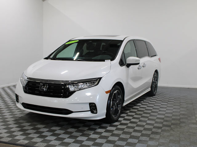 Used 2024 Honda Odyssey Elite image 2