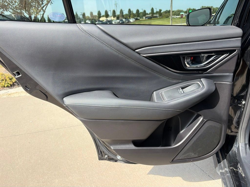 Used 2023 Subaru Outback Limited AWD/4WD image 33