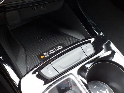 New 2026 Chevrolet Trax RS w/ Sunroof Package image 19