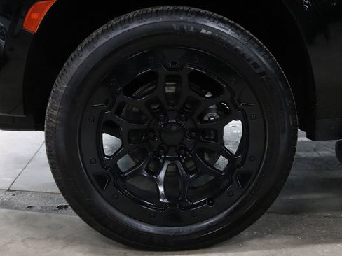 Used 2023 Chevrolet Tahoe Z71 w/ Luxury Package image 37