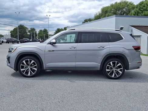 Used 2024 Volkswagen Atlas SEL Premium R-Line AWD/4WD image 4