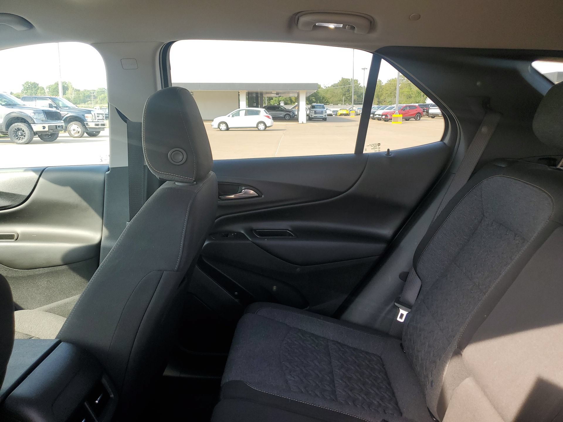 Used 2023 Chevrolet Equinox LT AWD/4WD image 30