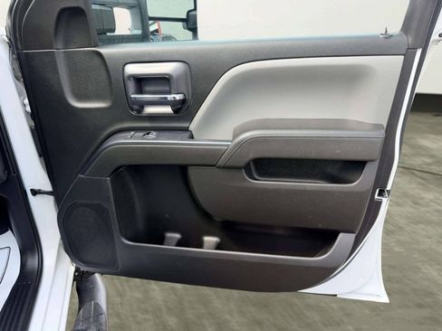 Used 2019 Chevrolet Silverado 2500 W/T AWD/4WD image 28