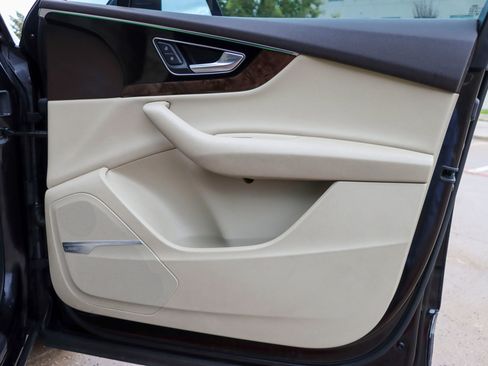 Used 2018 Audi Q7 3.0T Prestige image 10