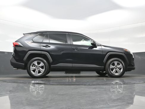 Used 2025 Toyota RAV4 XLE AWD/4WD image 33