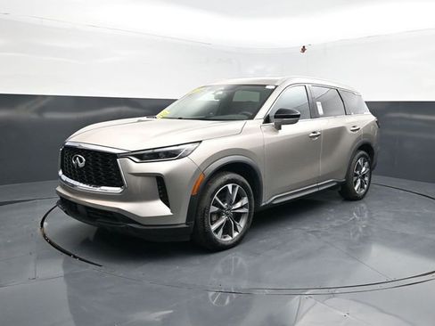 Used 2023 INFINITI QX60 Luxe image 3