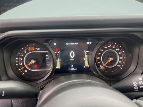 Used 2025 Jeep Wrangler Unlimited Rubicon image 25