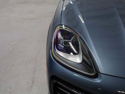 Used 2019 Porsche Cayenne AWD/4WD image 15